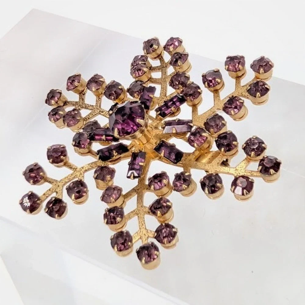 VTG Coro Snowflake Starburst 3D Brooch Pin Purple Rhinestone Gold Tone MCM